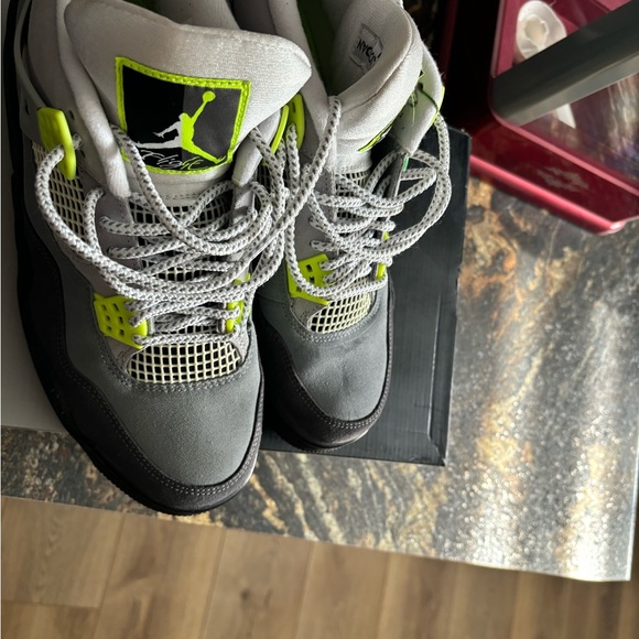 Air jordan 4 retro SE, size 9,5 men’s - Picture 2 of 6